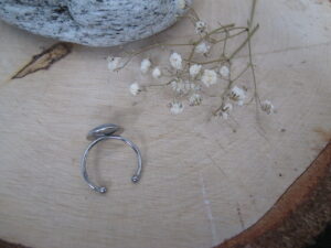 Bague Myosotis – Intemporelle argentée