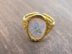 Bague martelée dorée – Myosotis