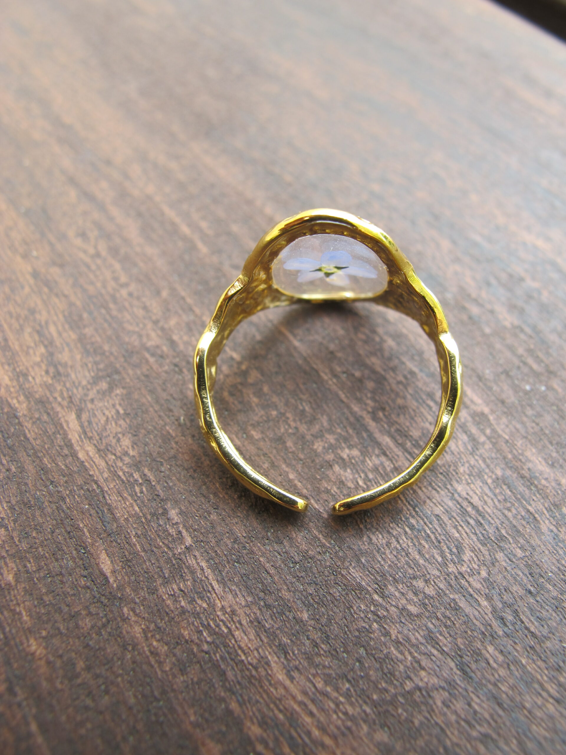 Bague martelée dorée - Myosotis – Image 3