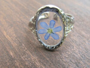 Bague martelée argentée – Myosotis