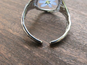 Bague martelée argentée – Myosotis