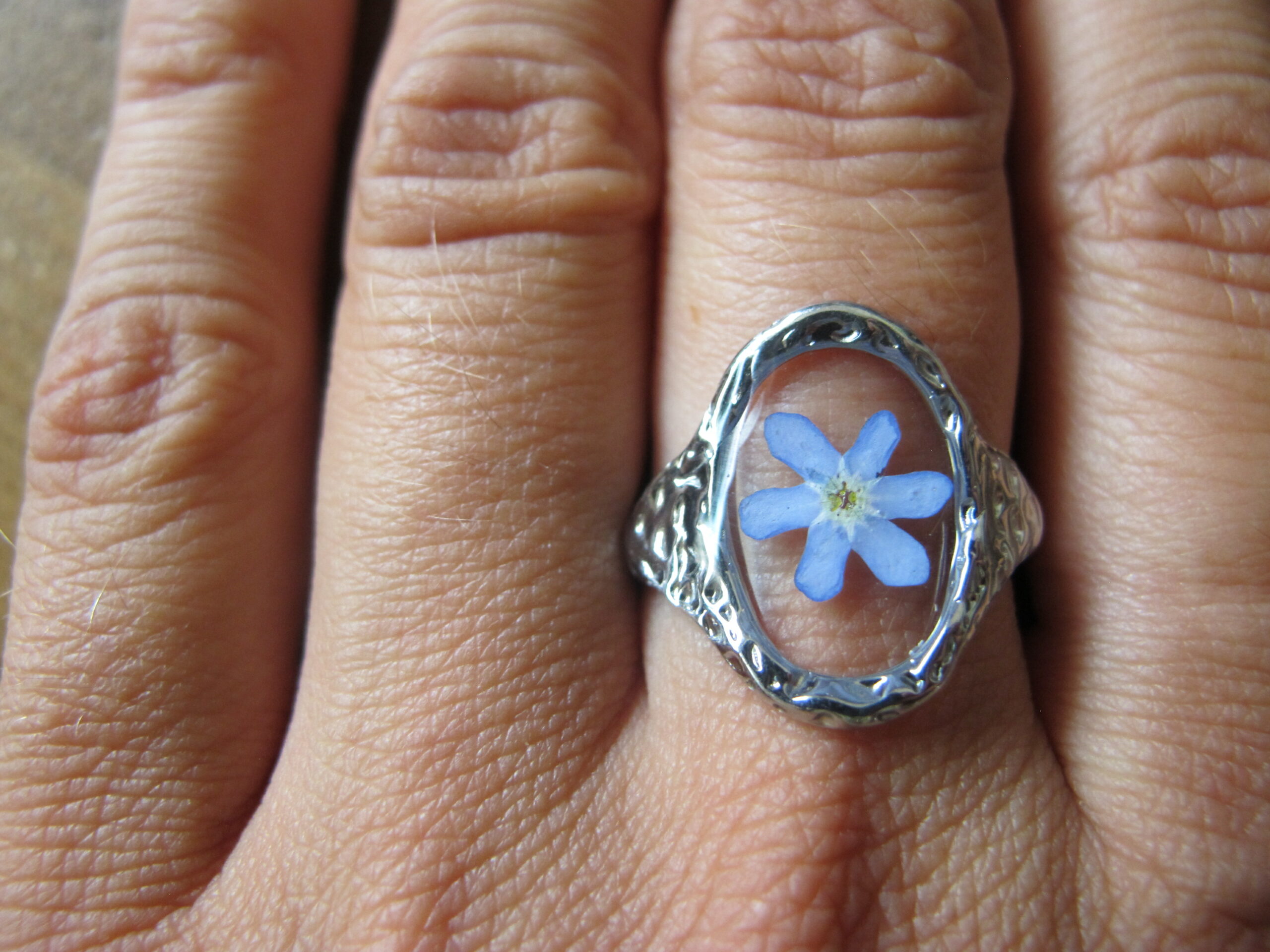 Bague martelée argentée - Myosotis – Image 3