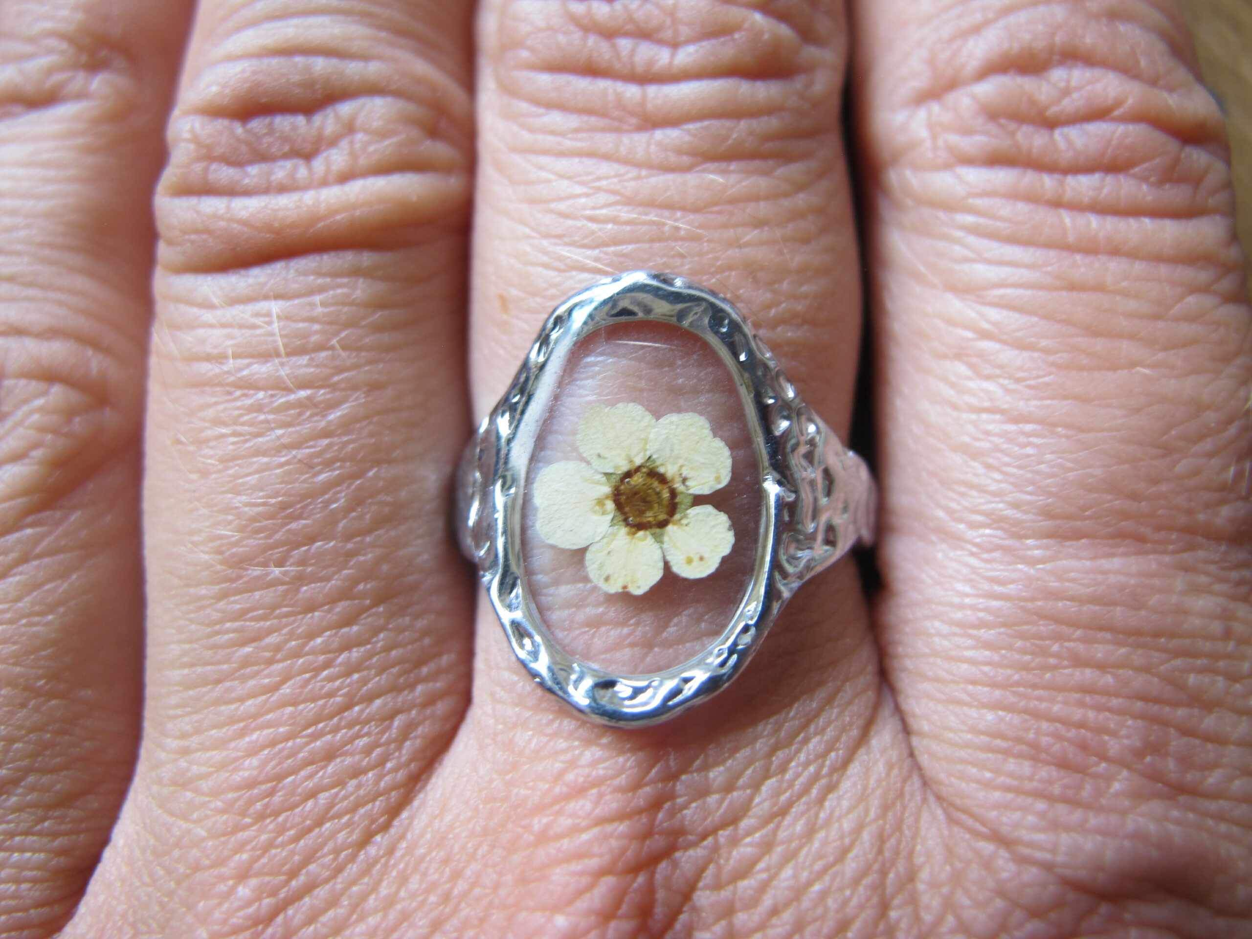 Bague martelée argentée - Spirée – Image 4