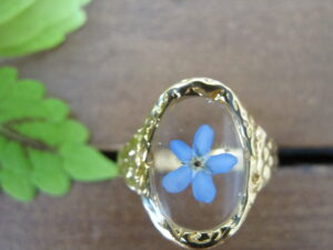Bague martelée dorée – Myosotis