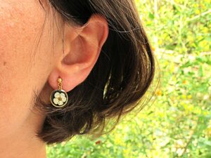 Boucles d&rsquo;oreilles dorées – Spirée